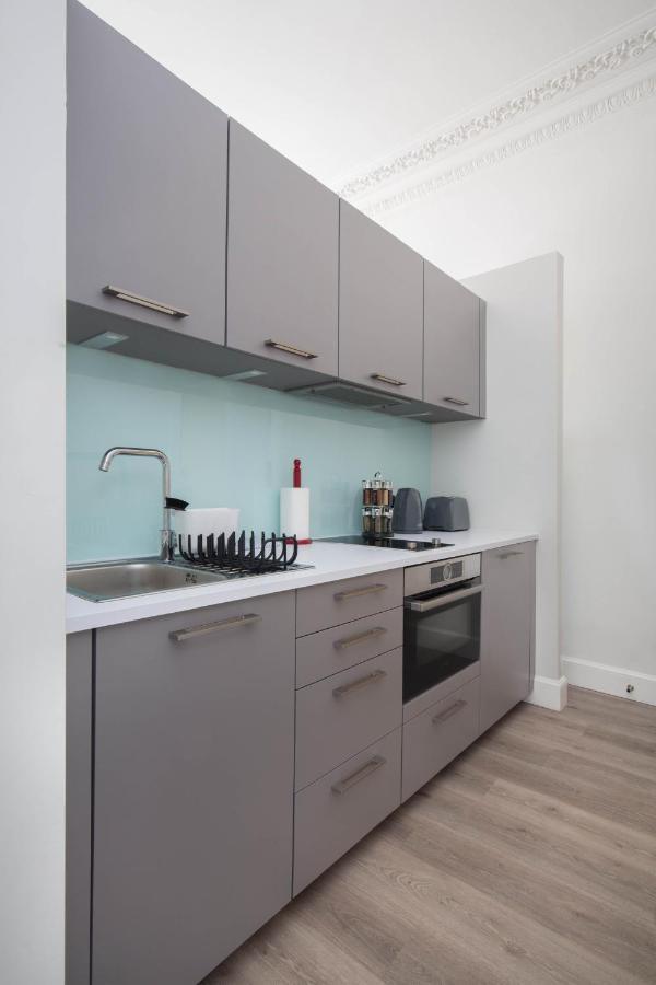 Modern Studio Apartment In Prime Central Location 爱丁堡 外观 照片
